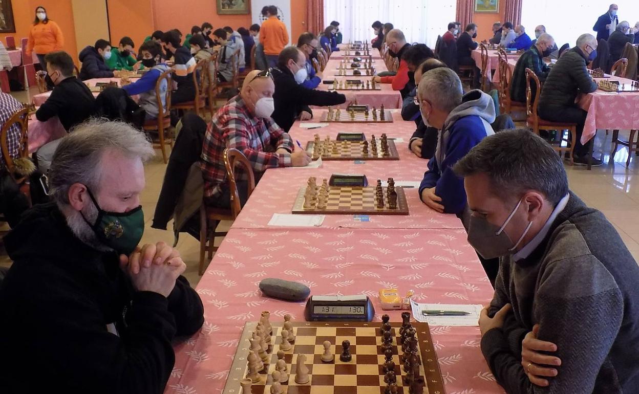 Miguel Vallina y Aníbal López, en primer término. 