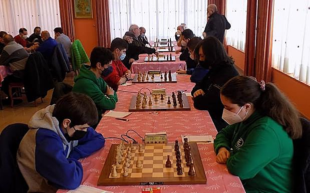 Nicolás Pedreira y Paula Martínez, en primer plano. 
