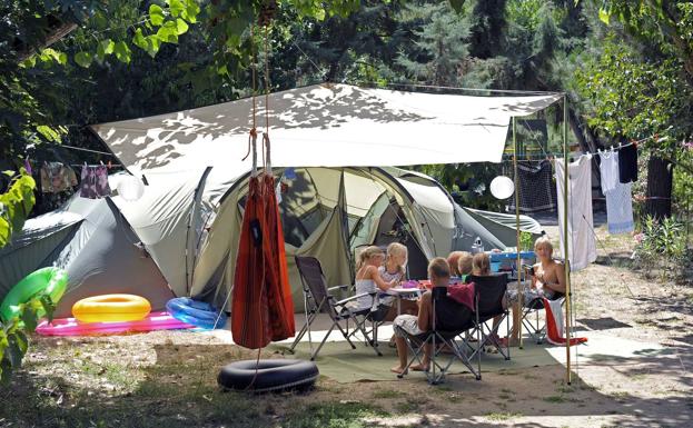 Aunque solo sea una noche, el camping les encantará 