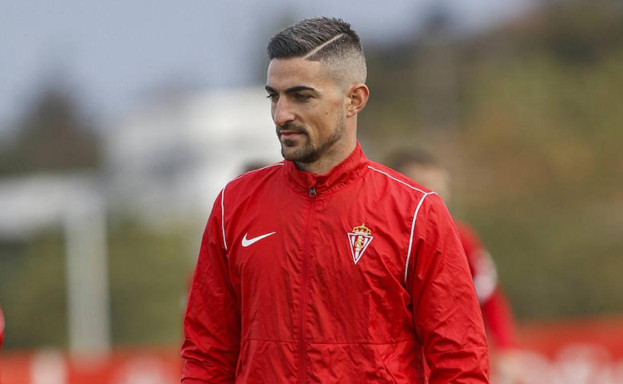 Borja López en un entrenamiento del Sporting