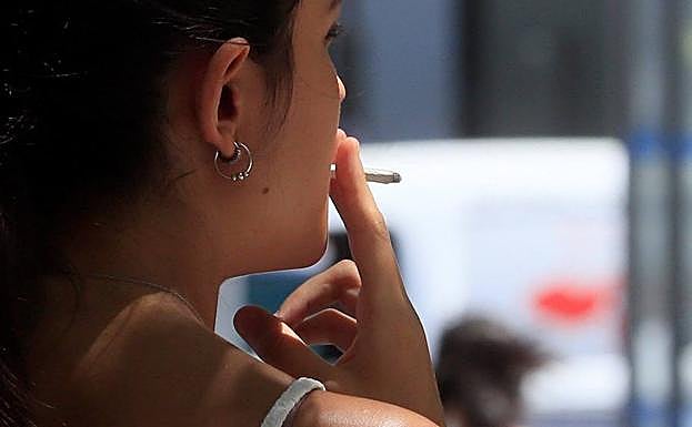 «¿Besarías un cenicero?»