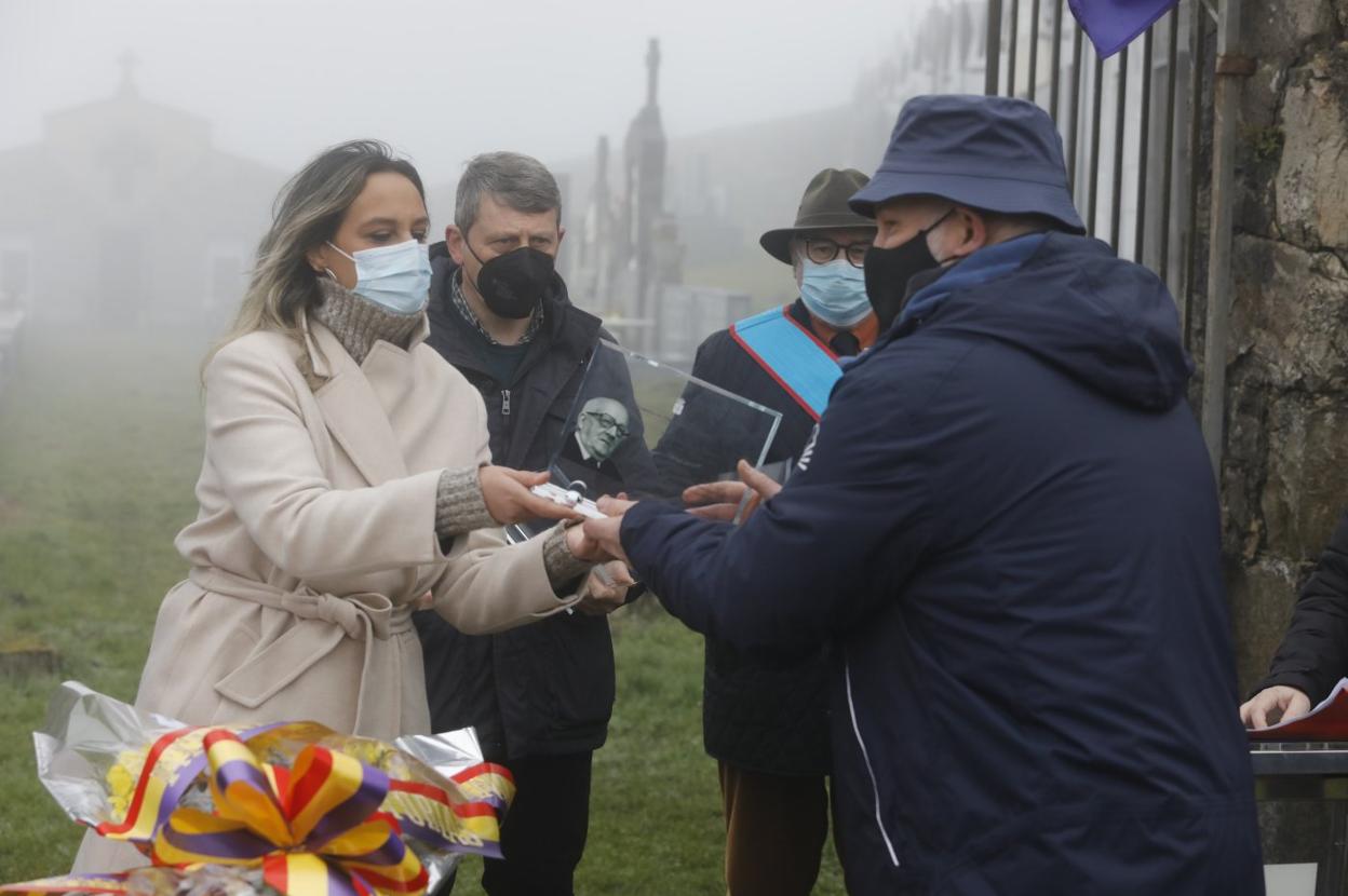 Camblor, ayer, en el acto de homenaje a José Maldonado en Salas. 