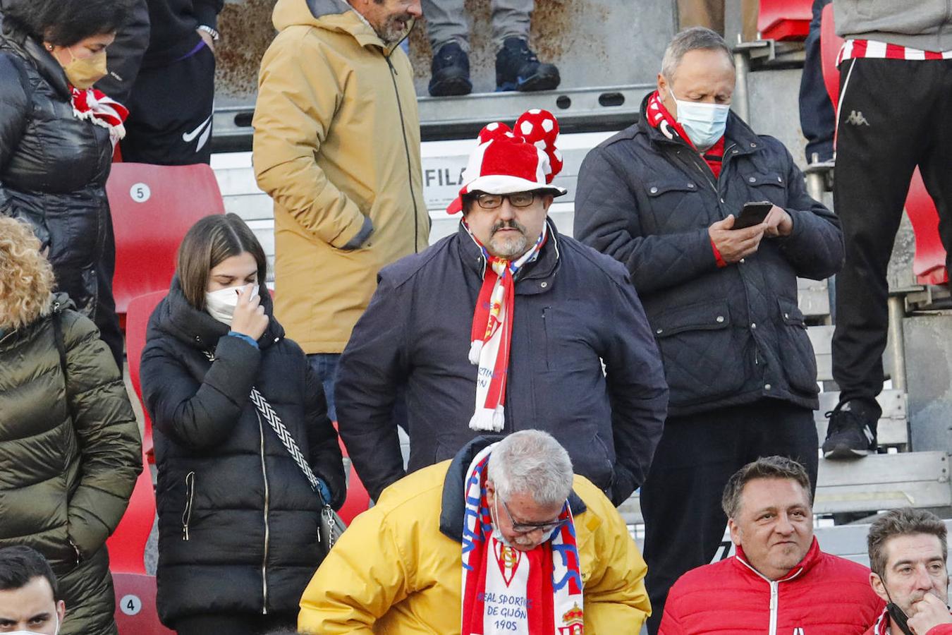 Fotos: ¿Estuviste en el Mirandés - Sporting? ¡Búscate!