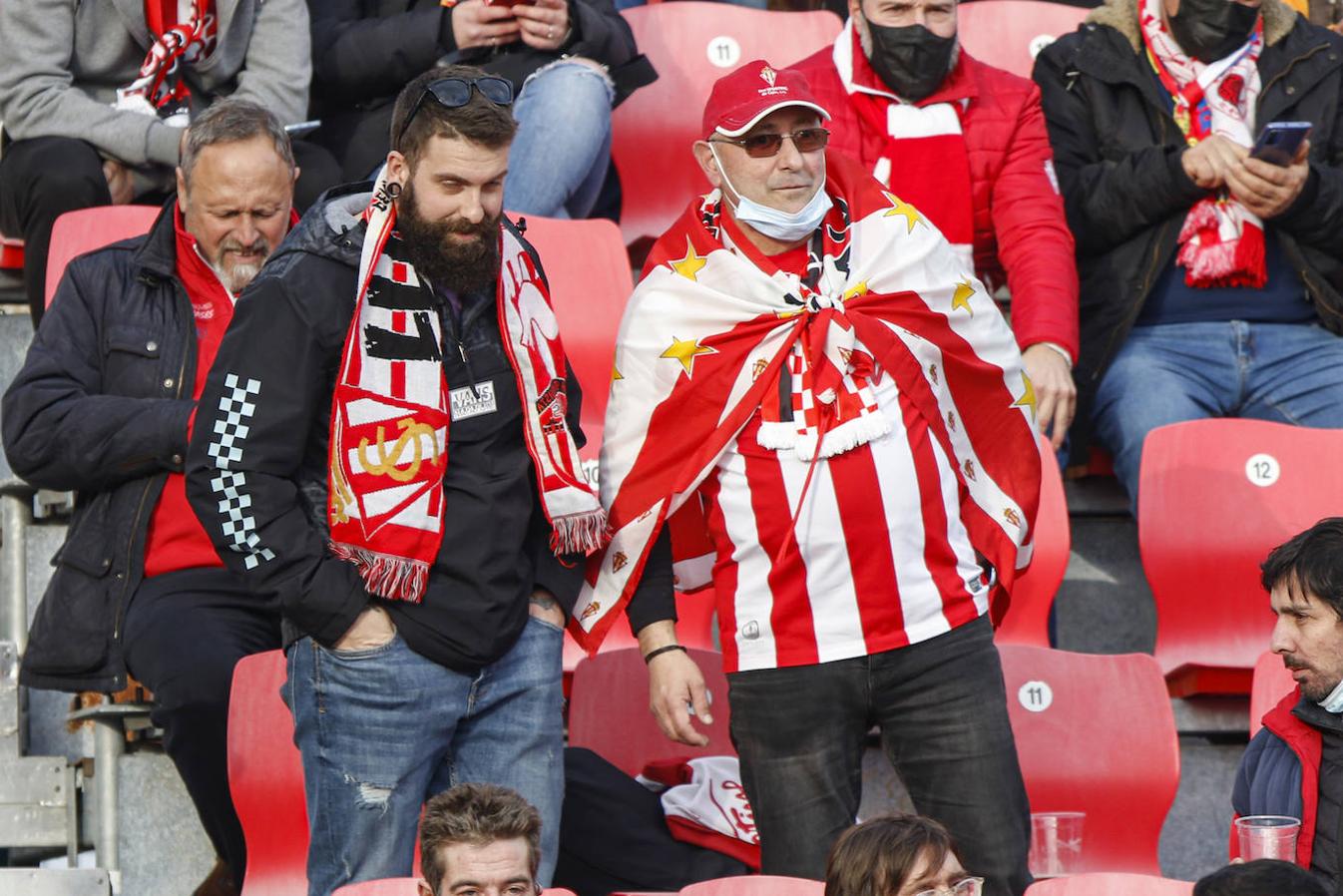 Fotos: ¿Estuviste en el Mirandés - Sporting? ¡Búscate!