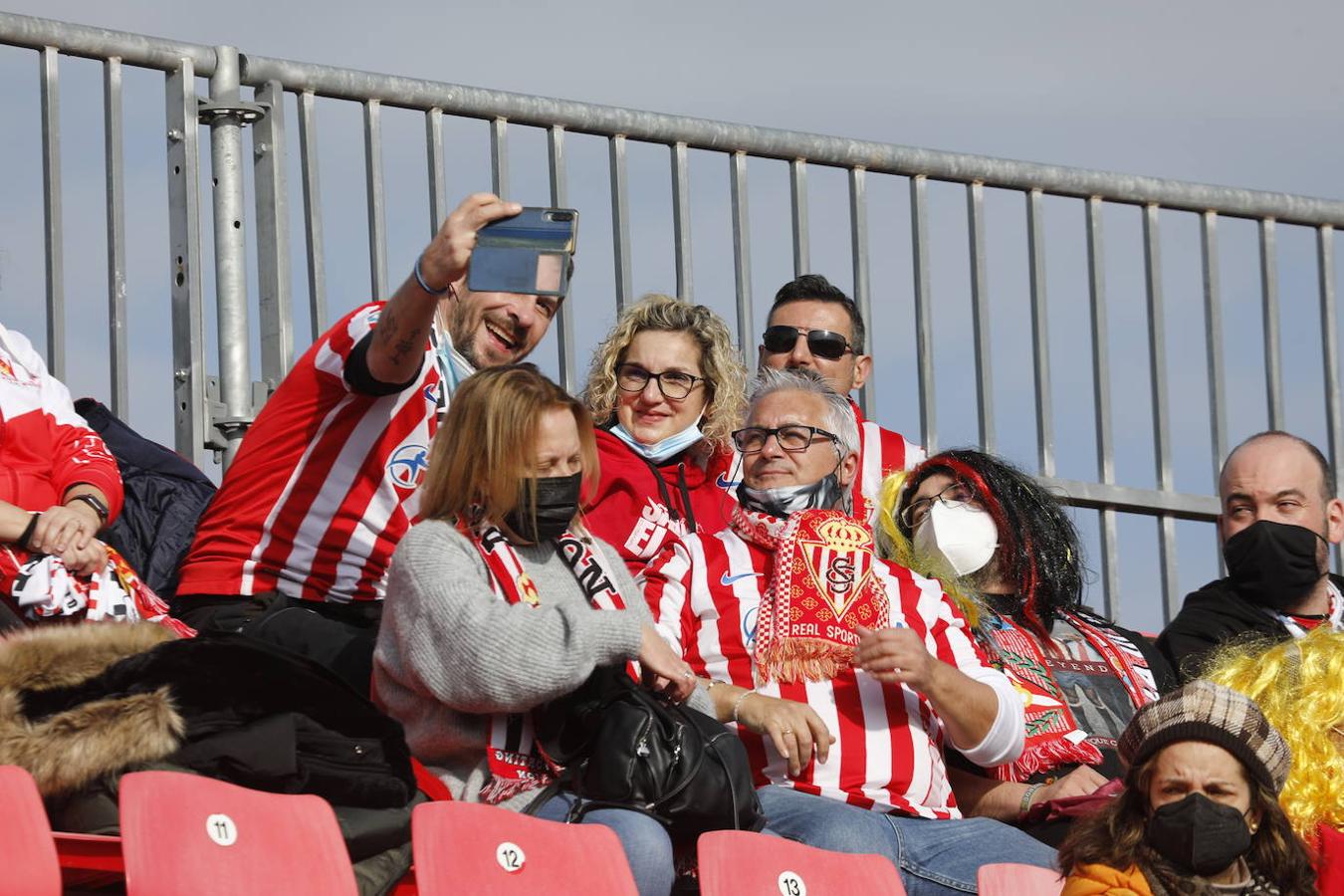 Fotos: ¿Estuviste en el Mirandés - Sporting? ¡Búscate!