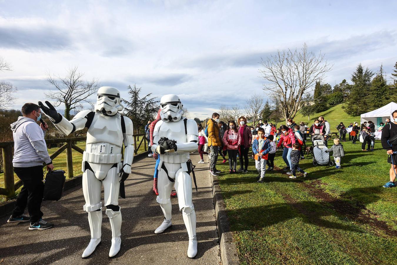 Decenas de personas aprovecharon la mañana de hoy, donde el tiempo acompañó, para realizar una marcha con salida en el laberinto del Parque de Invierno y proseguir durante cuatro kilómetros para «mostrar a la sociedad que el síndrome de Noonan también existe».