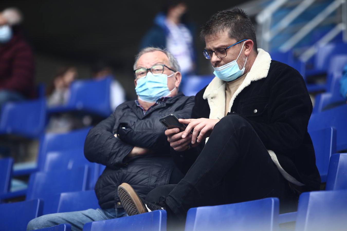 Fotos: ¿Estuviste en el Real Oviedo - Huesca? ¡Búscate!