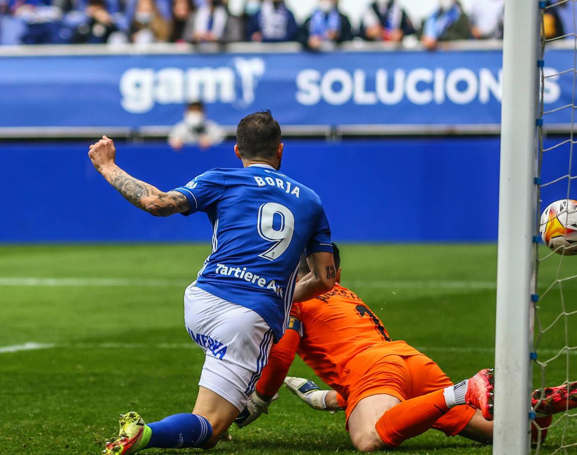 Fotos: Las mejores jugadas entre el Real Oviedo y el Huesca (3-3)