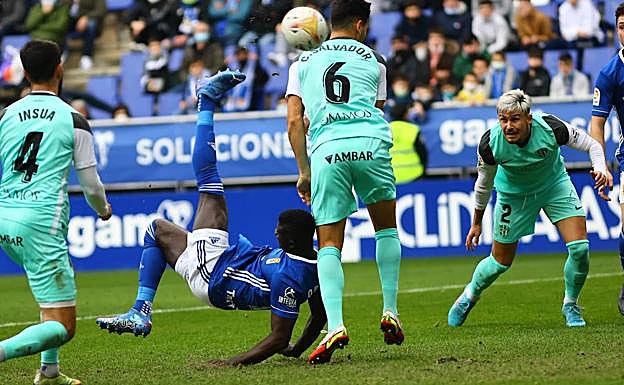 El Oviedo paga caro su apagón