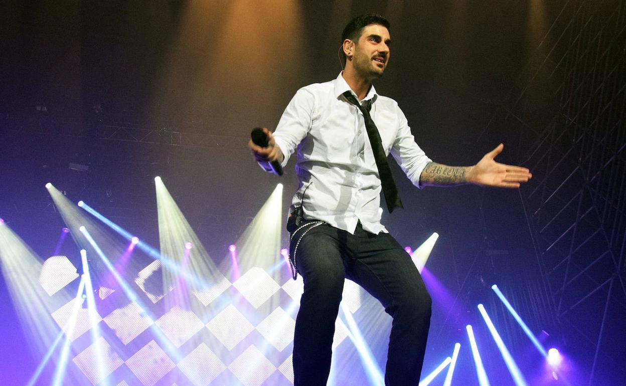 El cantante Melendi da su opinión tras el empate del Real Oviedo frente al Huesca.