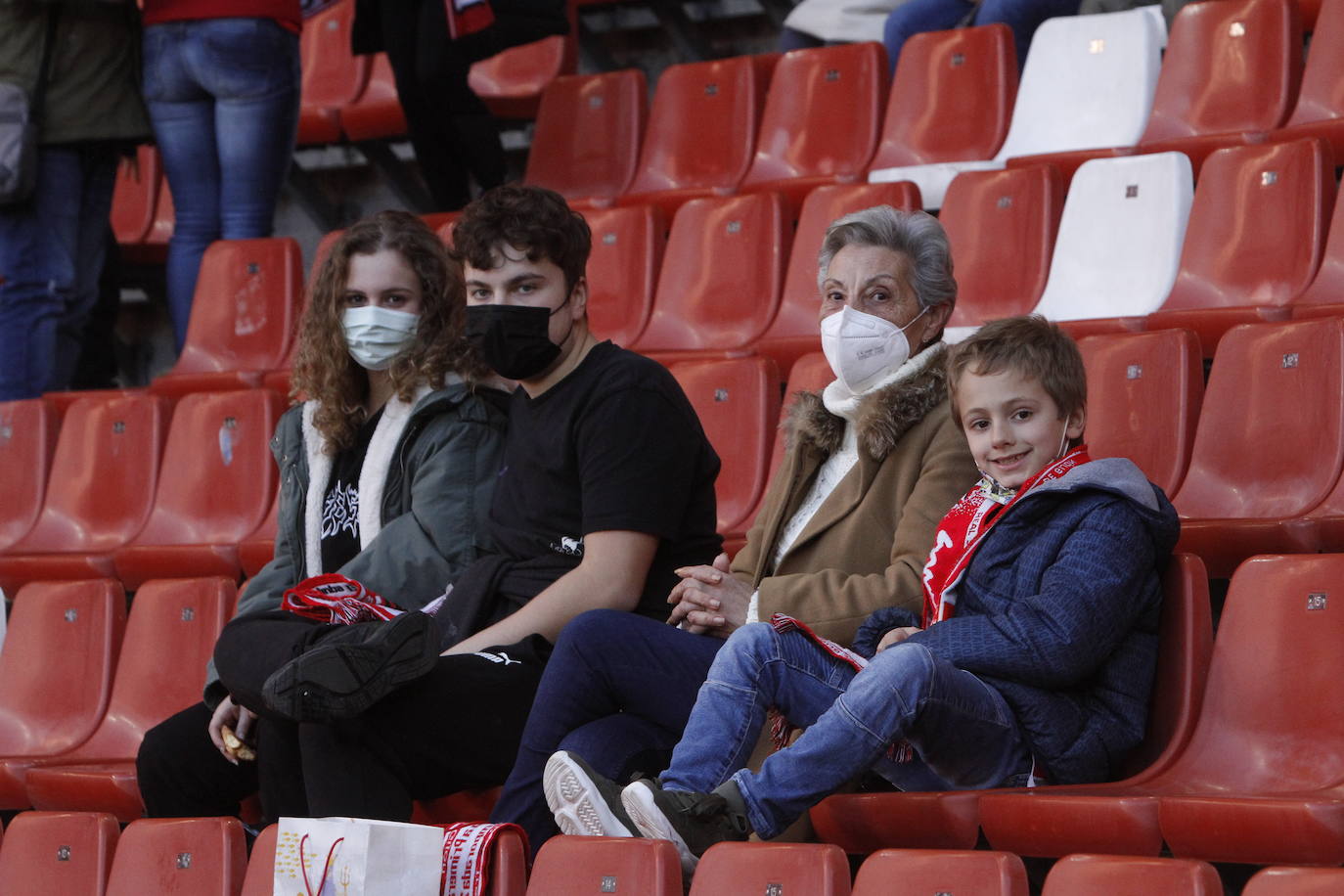 Fotos: ¿Estuviste en el Sporting-Ponferradina? ¡Búscate!