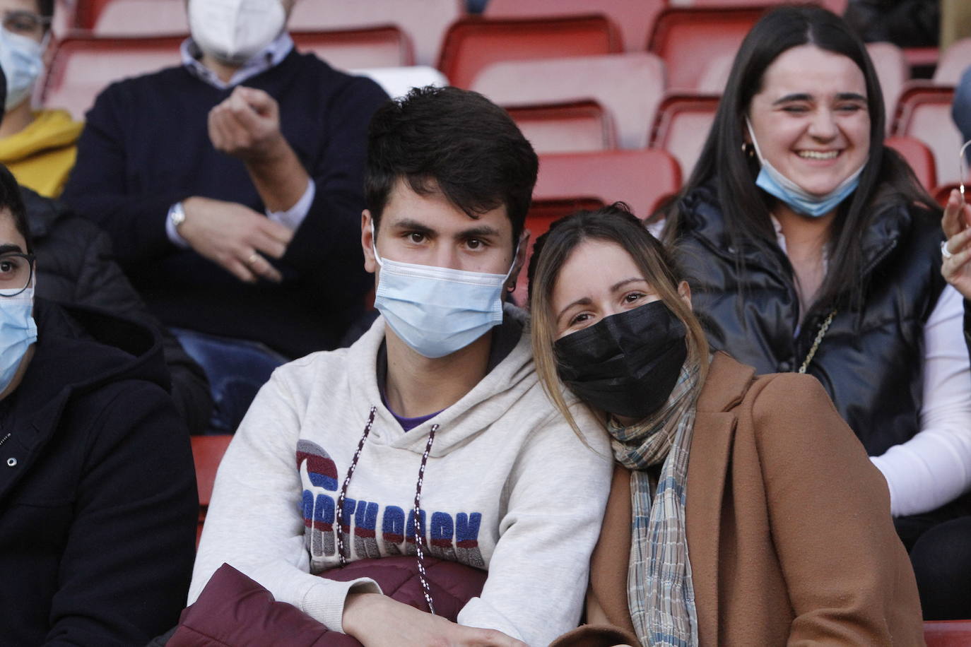 Fotos: ¿Estuviste en el Sporting-Ponferradina? ¡Búscate!