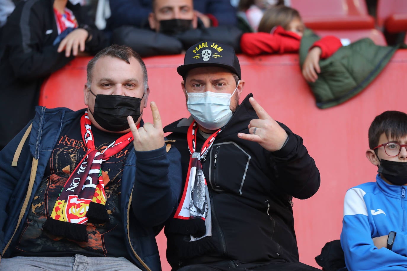 Fotos: ¿Estuviste en el Sporting-Ponferradina? ¡Búscate!