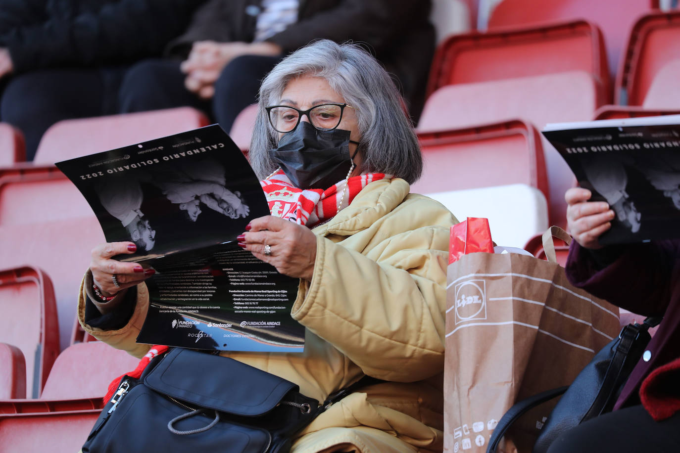 Fotos: ¿Estuviste en el Sporting-Ponferradina? ¡Búscate!