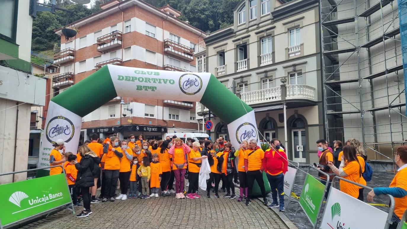 52 concejos de la región se visten de naranja en una carrera colectiva contra el cáncer infantil, organizada por la Asociación Galbán. El objetivo, recaudar fondos para promover la investigación bajo el lema «Una mejor supervivencia es posible». 