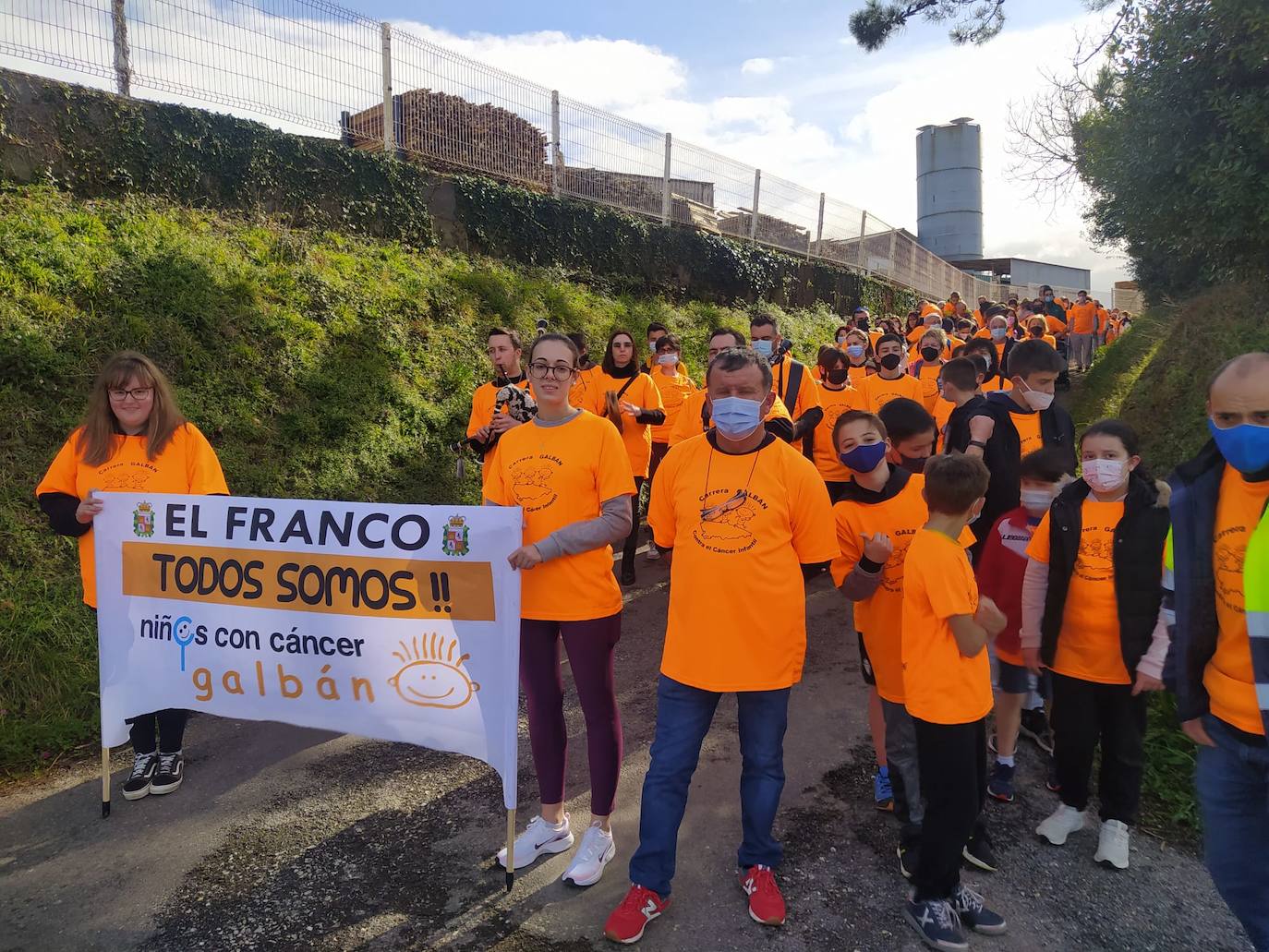 52 concejos de la región se visten de naranja en una carrera colectiva contra el cáncer infantil, organizada por la Asociación Galbán. El objetivo, recaudar fondos para promover la investigación bajo el lema «Una mejor supervivencia es posible». 