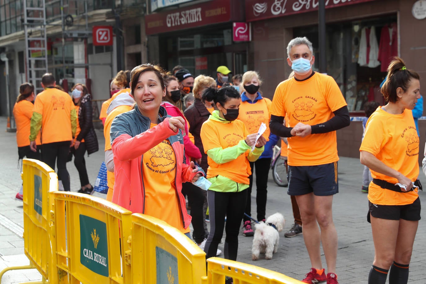 52 concejos de la región se visten de naranja en una carrera colectiva contra el cáncer infantil, organizada por la Asociación Galbán. El objetivo, recaudar fondos para promover la investigación bajo el lema «Una mejor supervivencia es posible». 