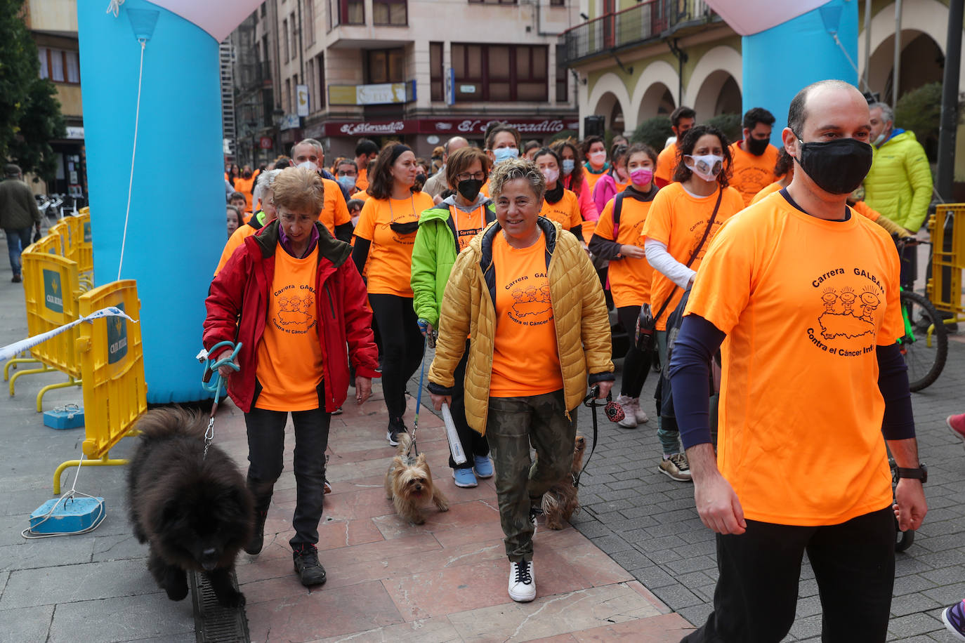 52 concejos de la región se visten de naranja en una carrera colectiva contra el cáncer infantil, organizada por la Asociación Galbán. El objetivo, recaudar fondos para promover la investigación bajo el lema «Una mejor supervivencia es posible». 