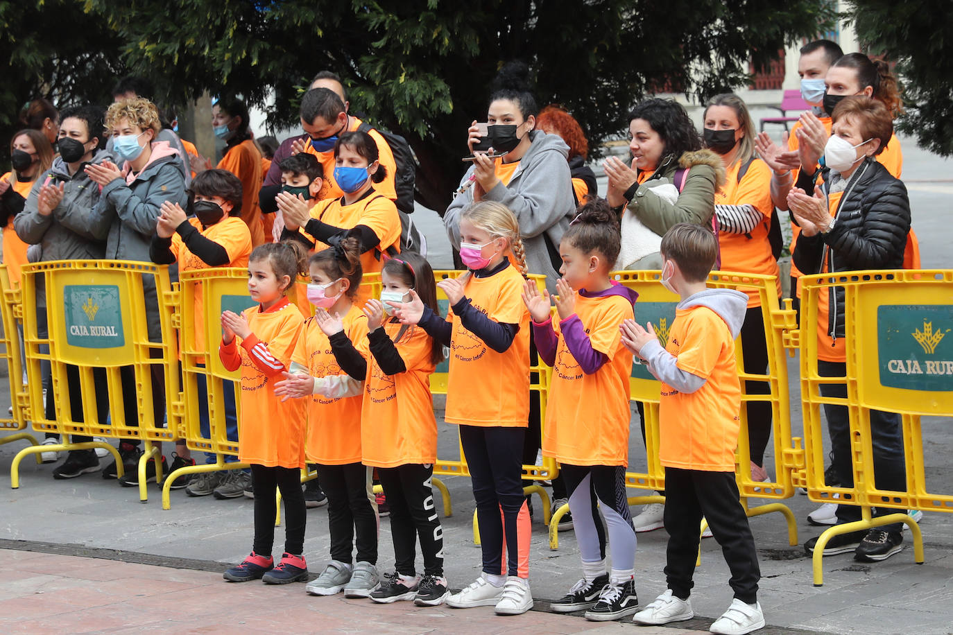 52 concejos de la región se visten de naranja en una carrera colectiva contra el cáncer infantil, organizada por la Asociación Galbán. El objetivo, recaudar fondos para promover la investigación bajo el lema «Una mejor supervivencia es posible». 