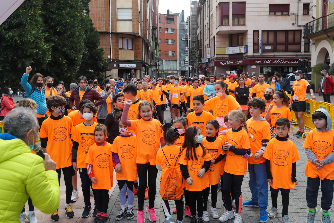 52 concejos de la región se visten de naranja en una carrera colectiva contra el cáncer infantil, organizada por la Asociación Galbán. El objetivo, recaudar fondos para promover la investigación bajo el lema «Una mejor supervivencia es posible». 