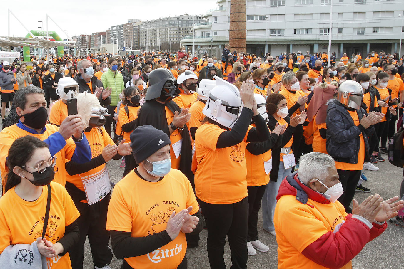 52 concejos de la región se visten de naranja en una carrera colectiva contra el cáncer infantil, organizada por la Asociación Galbán. El objetivo, recaudar fondos para promover la investigación bajo el lema «Una mejor supervivencia es posible». 