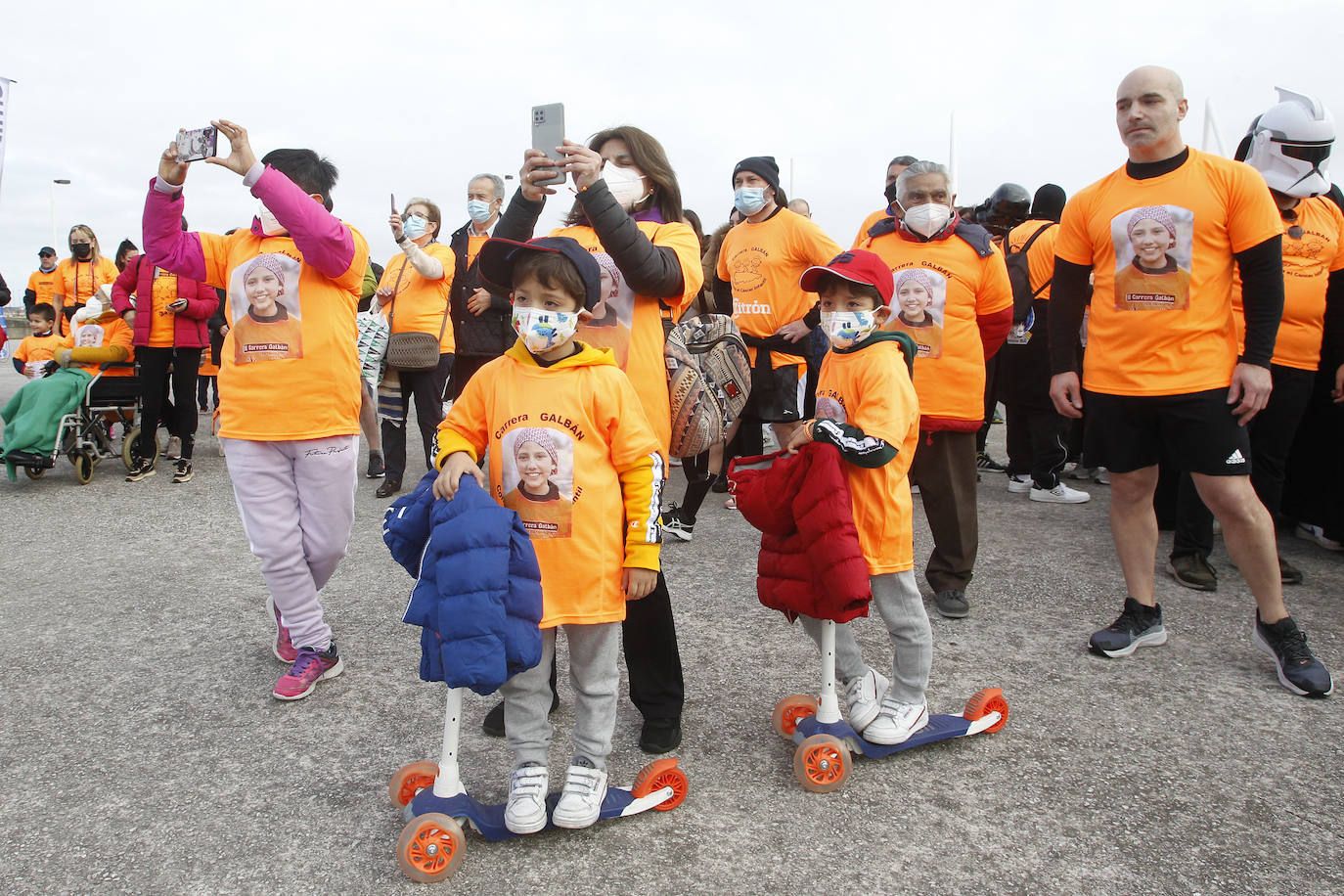 52 concejos de la región se visten de naranja en una carrera colectiva contra el cáncer infantil, organizada por la Asociación Galbán. El objetivo, recaudar fondos para promover la investigación bajo el lema «Una mejor supervivencia es posible». 