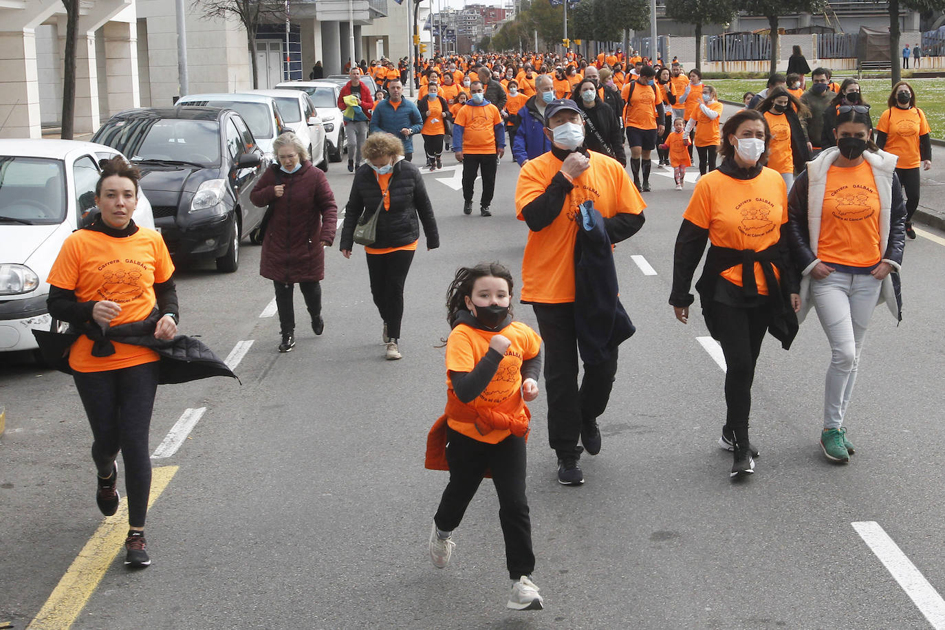 52 concejos de la región se visten de naranja en una carrera colectiva contra el cáncer infantil, organizada por la Asociación Galbán. El objetivo, recaudar fondos para promover la investigación bajo el lema «Una mejor supervivencia es posible». 