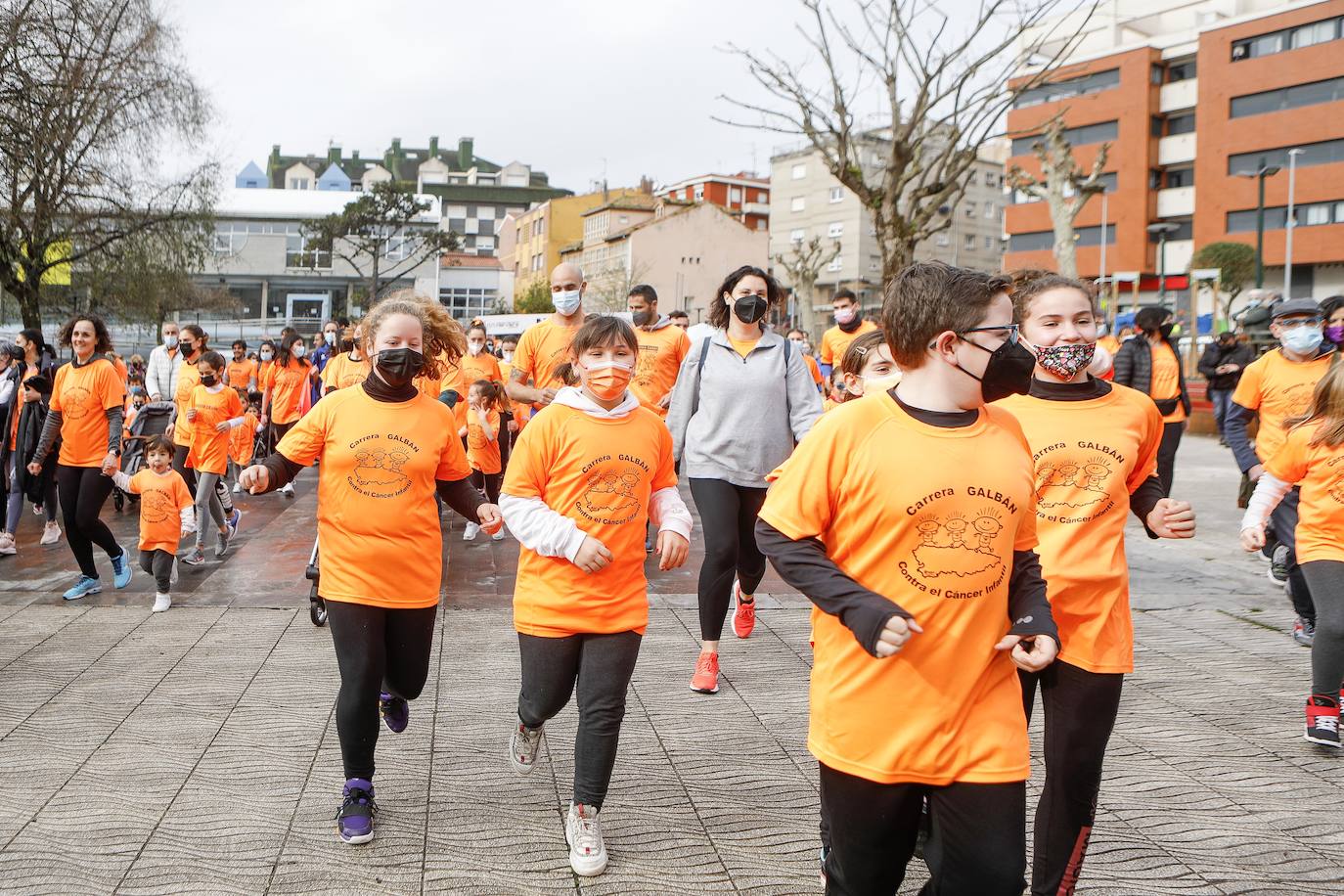 52 concejos de la región se visten de naranja en una carrera colectiva contra el cáncer infantil, organizada por la Asociación Galbán. El objetivo, recaudar fondos para promover la investigación bajo el lema «Una mejor supervivencia es posible». 