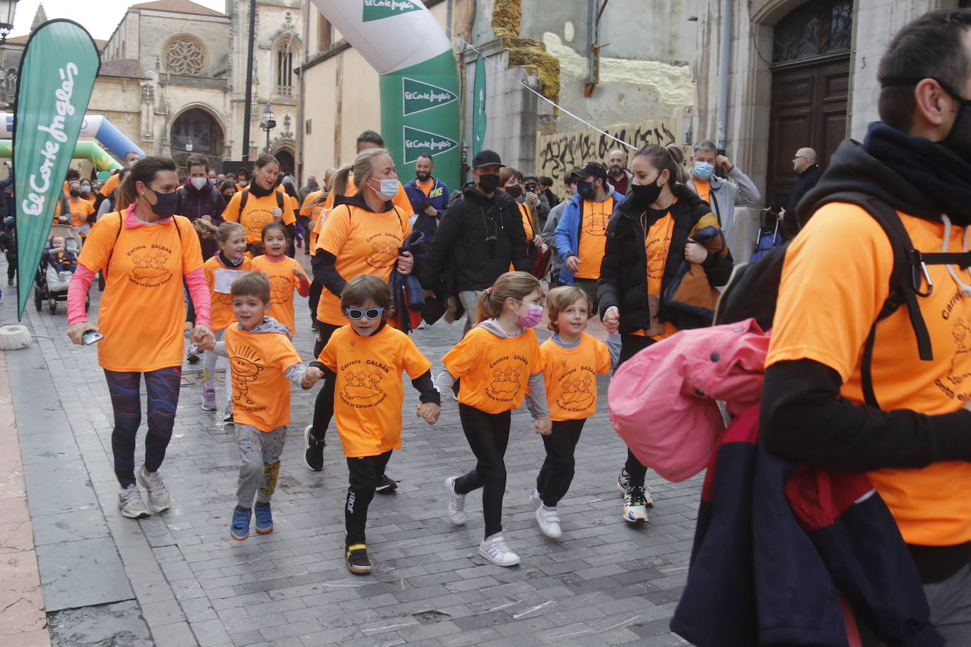 52 concejos de la región se visten de naranja en una carrera colectiva contra el cáncer infantil, organizada por la Asociación Galbán. El objetivo, recaudar fondos para promover la investigación bajo el lema «Una mejor supervivencia es posible». 