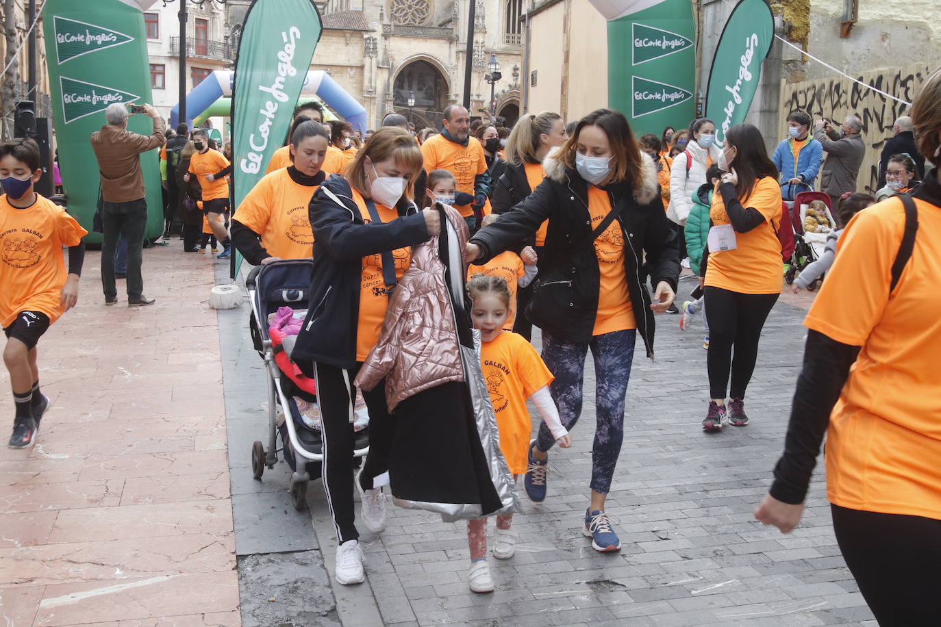 52 concejos de la región se visten de naranja en una carrera colectiva contra el cáncer infantil, organizada por la Asociación Galbán. El objetivo, recaudar fondos para promover la investigación bajo el lema «Una mejor supervivencia es posible». 