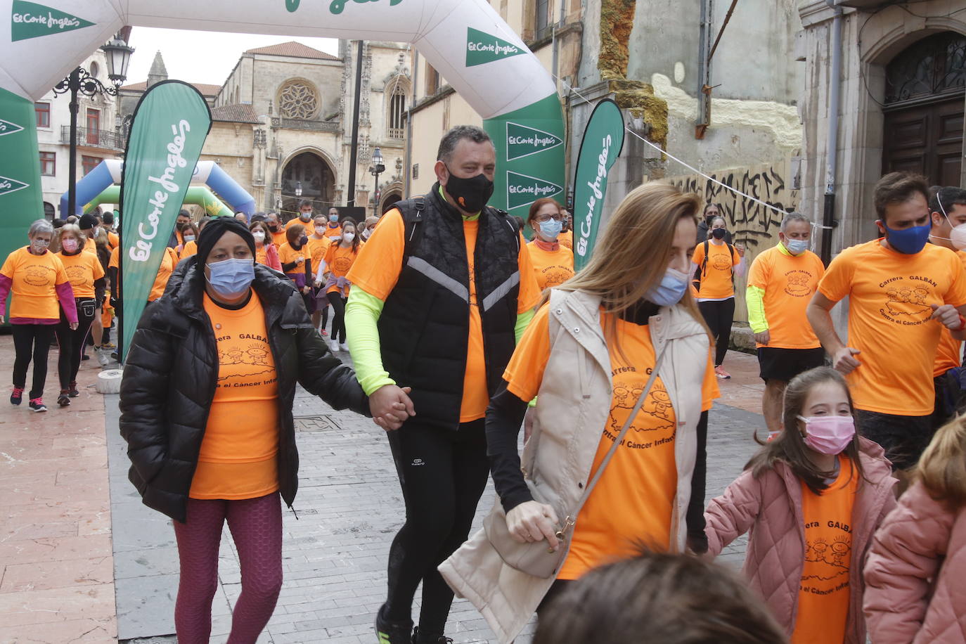 52 concejos de la región se visten de naranja en una carrera colectiva contra el cáncer infantil, organizada por la Asociación Galbán. El objetivo, recaudar fondos para promover la investigación bajo el lema «Una mejor supervivencia es posible». 