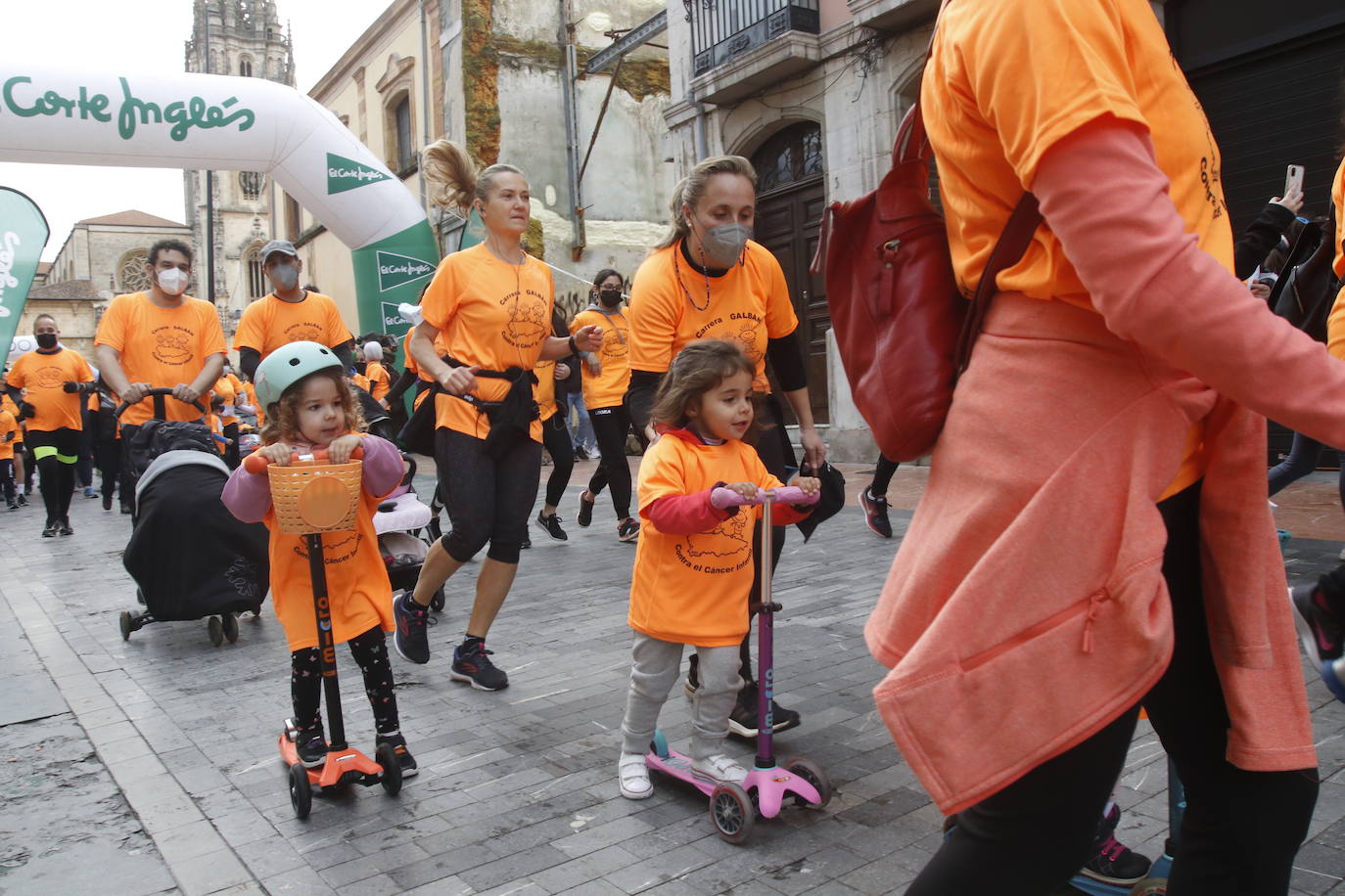 52 concejos de la región se visten de naranja en una carrera colectiva contra el cáncer infantil, organizada por la Asociación Galbán. El objetivo, recaudar fondos para promover la investigación bajo el lema «Una mejor supervivencia es posible». 