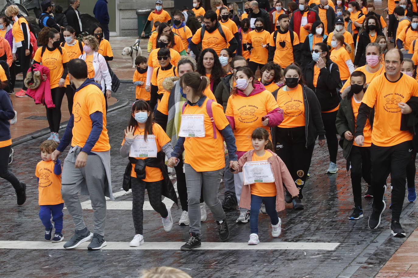 52 concejos de la región se visten de naranja en una carrera colectiva contra el cáncer infantil, organizada por la Asociación Galbán. El objetivo, recaudar fondos para promover la investigación bajo el lema «Una mejor supervivencia es posible». 