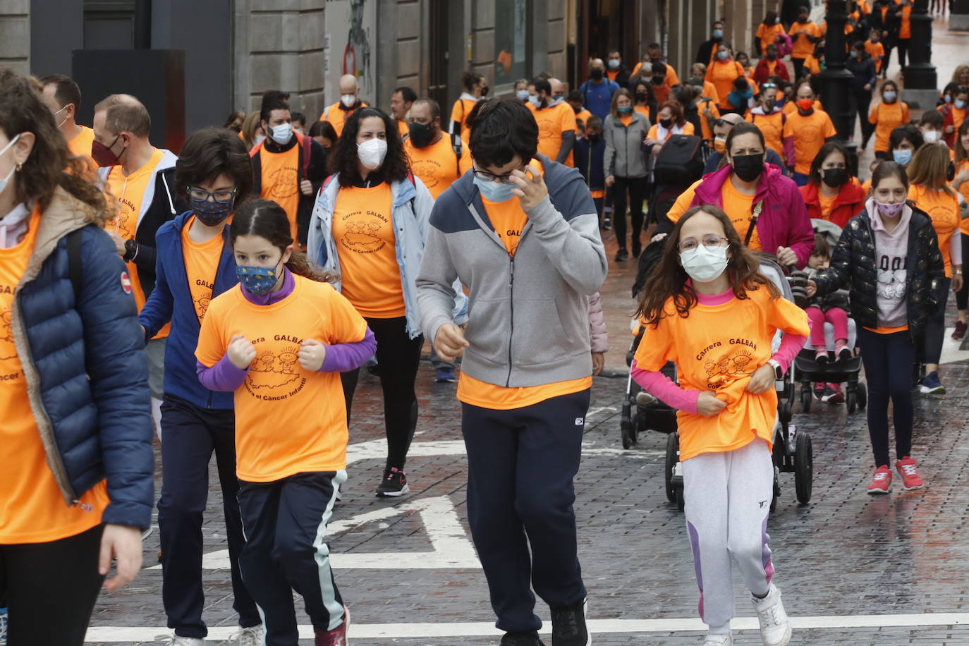 52 concejos de la región se visten de naranja en una carrera colectiva contra el cáncer infantil, organizada por la Asociación Galbán. El objetivo, recaudar fondos para promover la investigación bajo el lema «Una mejor supervivencia es posible». 