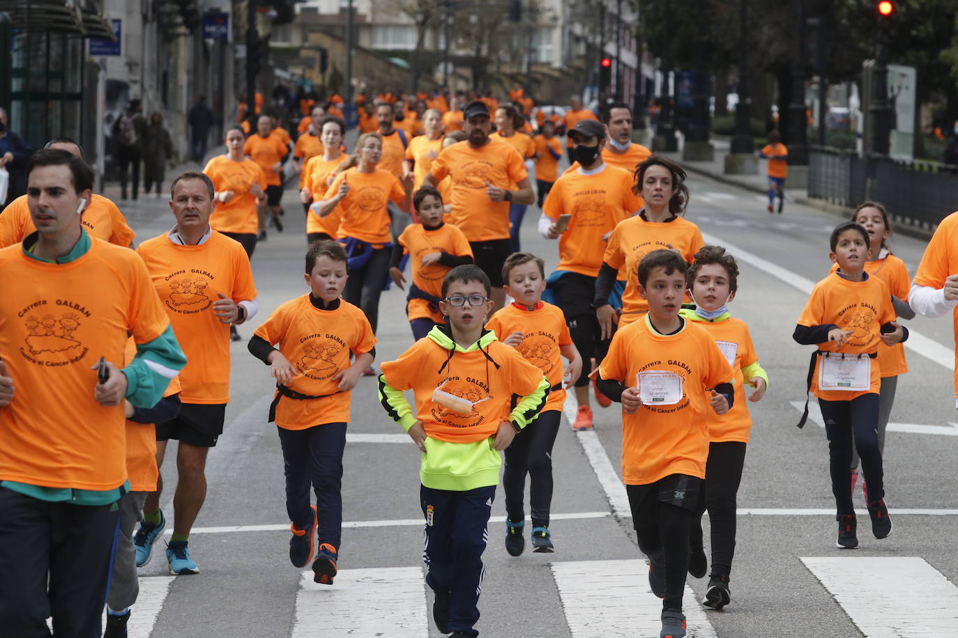 52 concejos de la región se visten de naranja en una carrera colectiva contra el cáncer infantil, organizada por la Asociación Galbán. El objetivo, recaudar fondos para promover la investigación bajo el lema «Una mejor supervivencia es posible». 