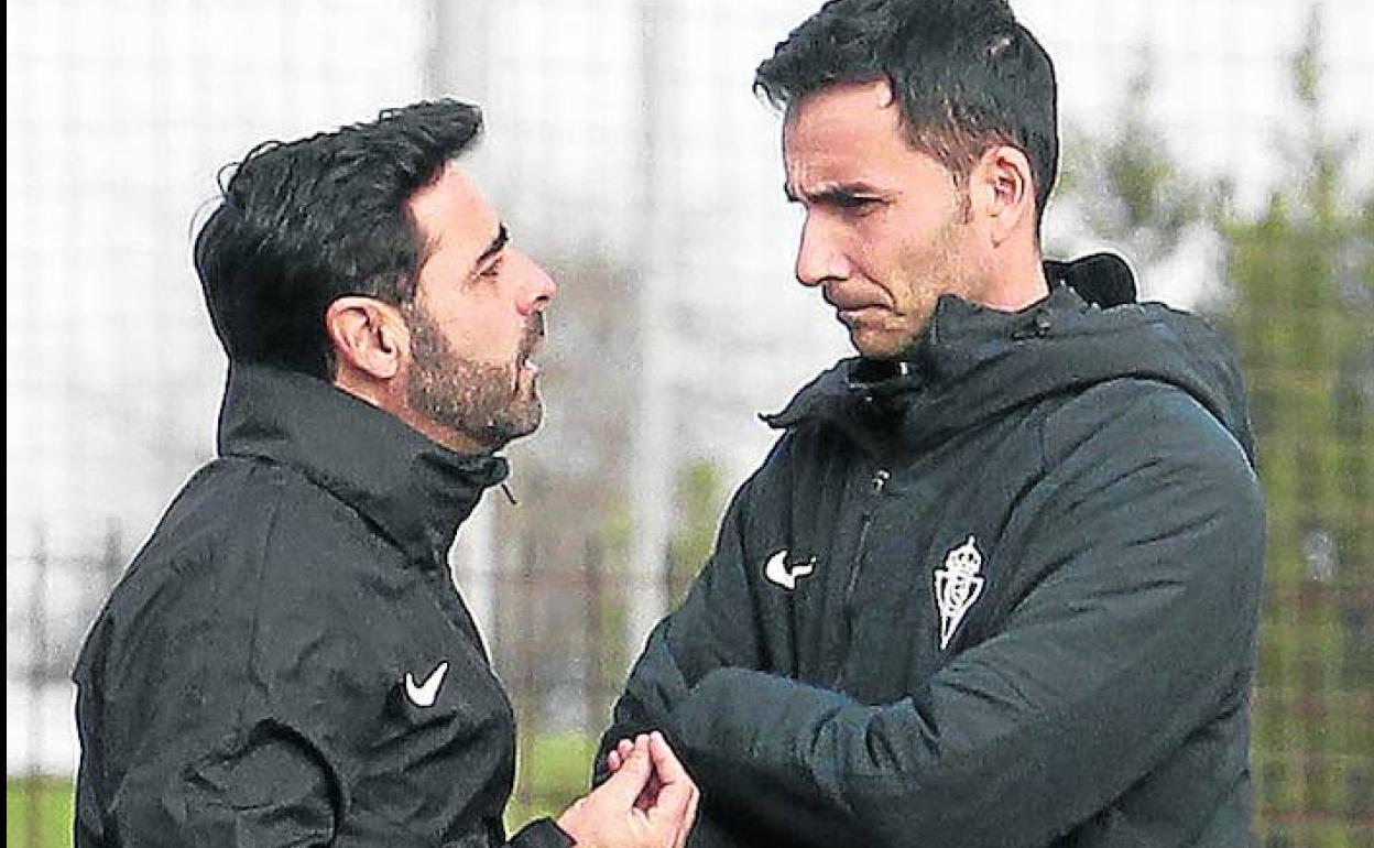 David Gallego, ayer, conversando con Toni Clavero.