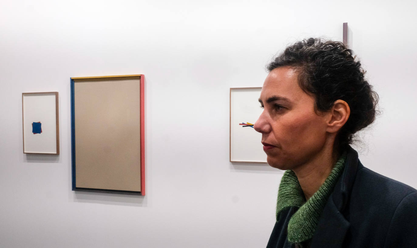 La Feria Internacional de Arte Contemporáneo de Madrid, una de las más importantes del sector, comenzaba este miércoles tras dos años de pandemia. En esta primera jornada han acudido la Galería AMT, Galería Llamazares, Aurora Vigil-Escalera, Irma Álvaraez-Laviada, Avelino SALA, Carolina Compostizo y Fernando Masaveu.