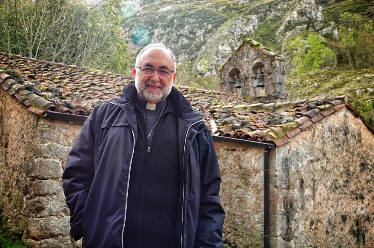 El arzobispo de Oviedo, Jesús Sanz Montes. 