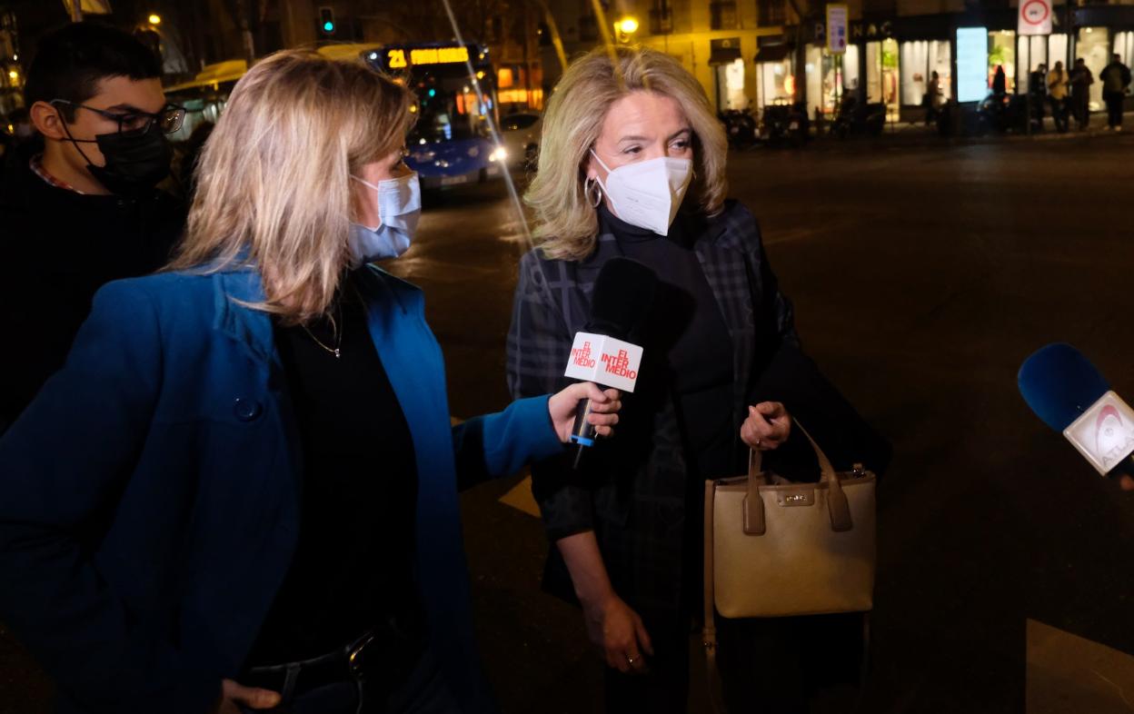 Teresa Mallada, a la entrada de la reunión en Génova. 