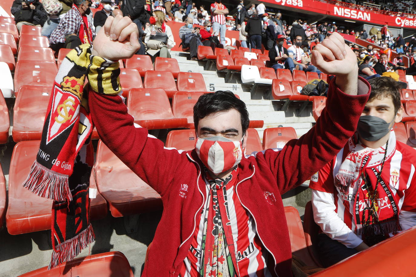 Fotos: ¿Estuviste en el Sporting - Zaragoza? ¡Búscate!