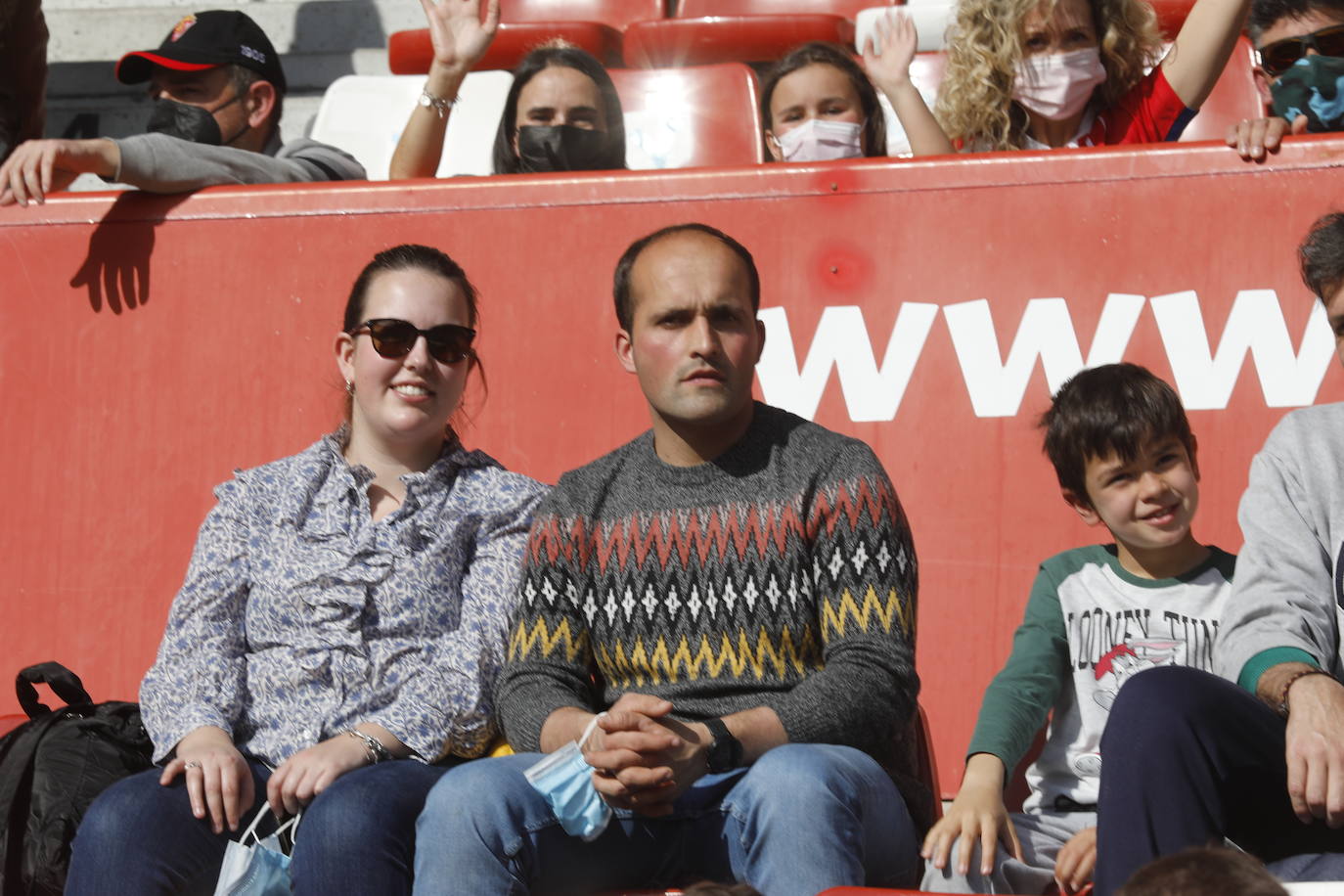 Fotos: ¿Estuviste en el Sporting - Zaragoza? ¡Búscate!