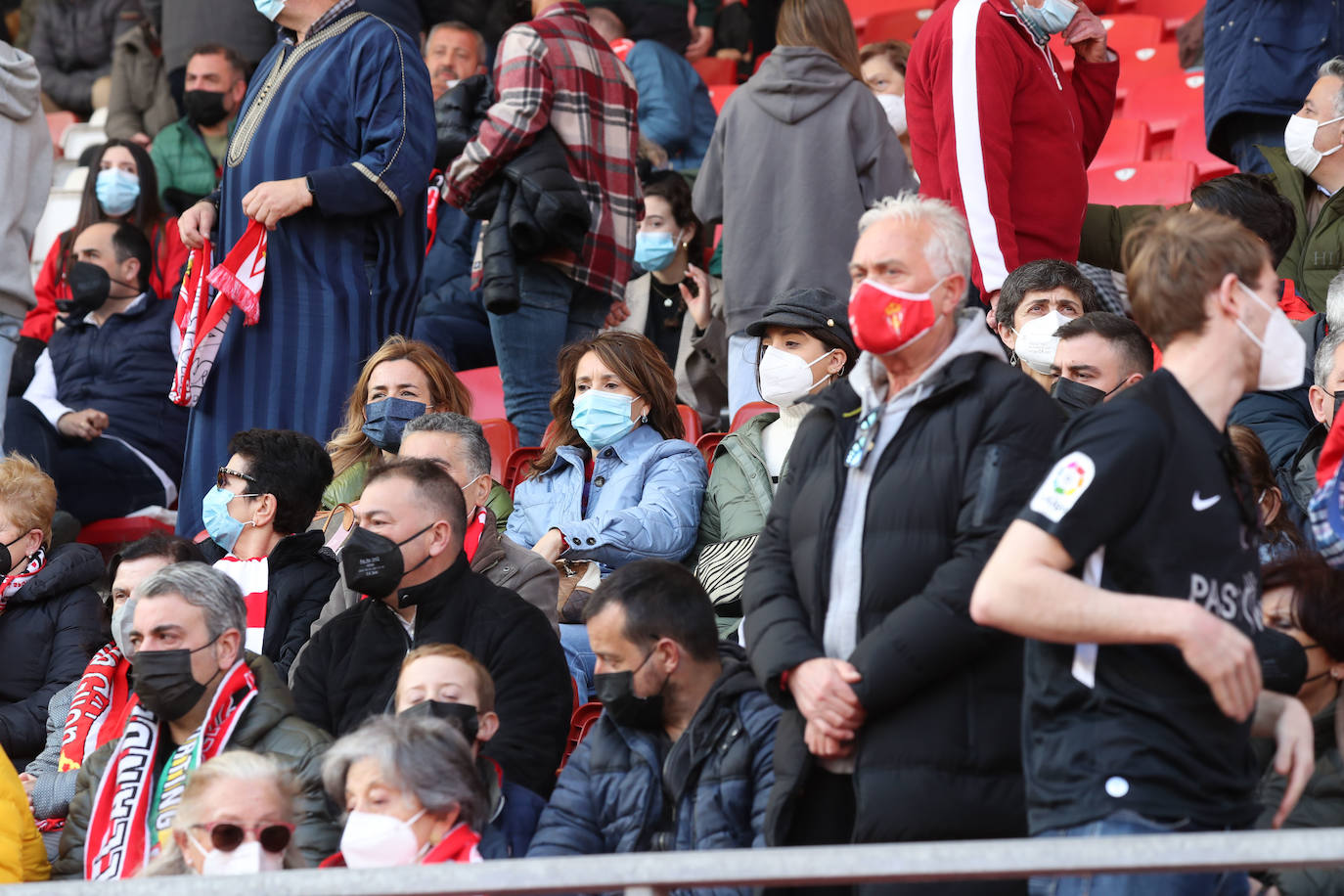 Fotos: ¿Estuviste en el Sporting - Zaragoza? ¡Búscate!