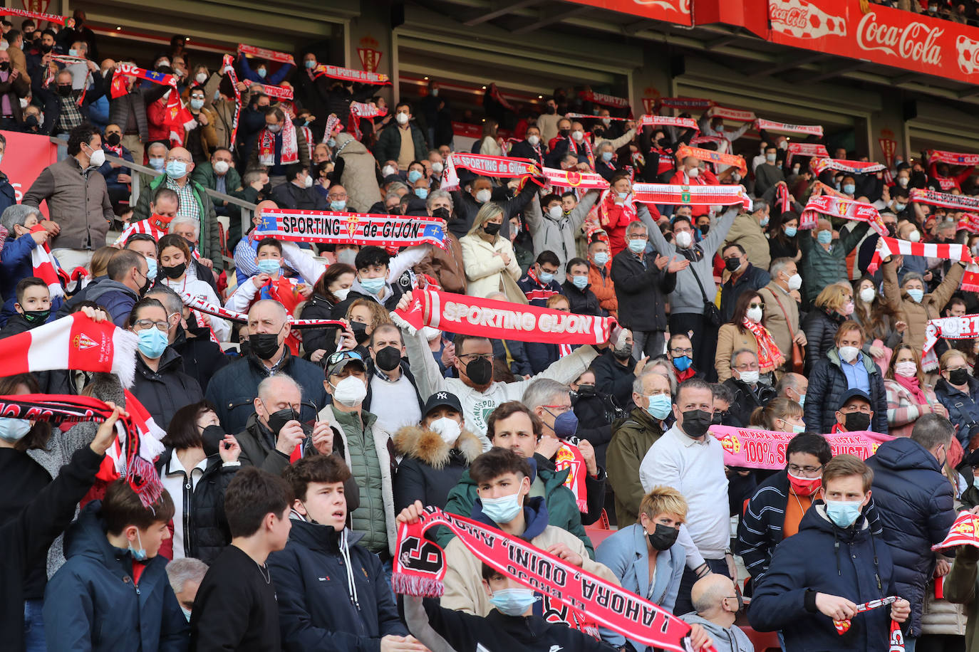 Fotos: ¿Estuviste en el Sporting - Zaragoza? ¡Búscate!