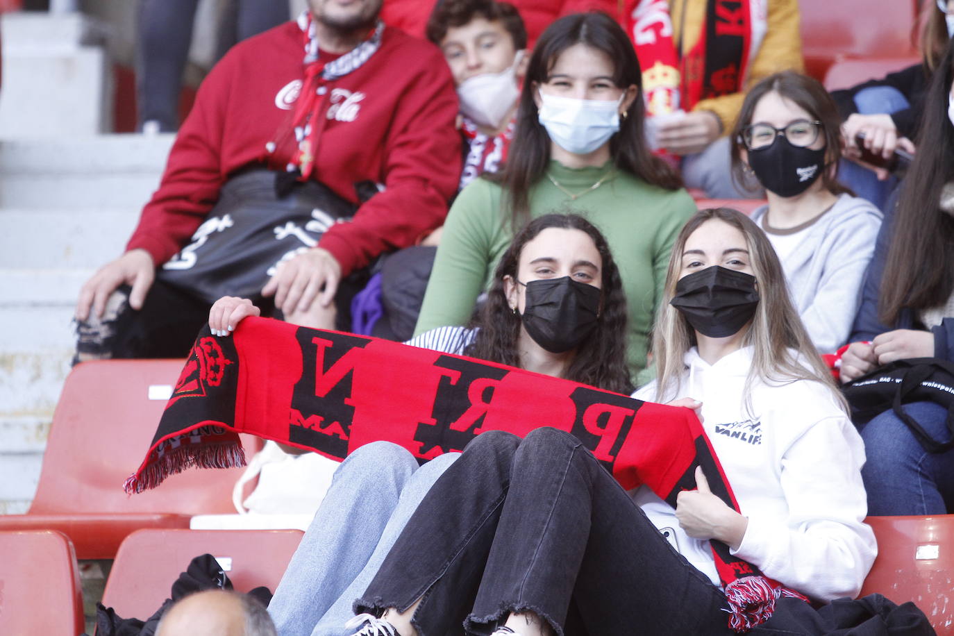 Fotos: ¿Estuviste en el Sporting - Zaragoza? ¡Búscate!