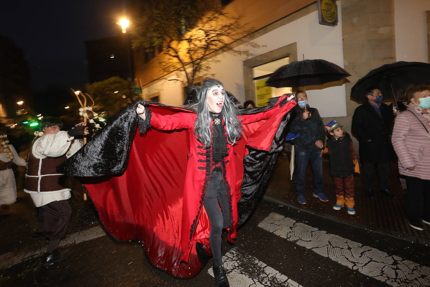 Fotos: Las calles se llenan de fantasía