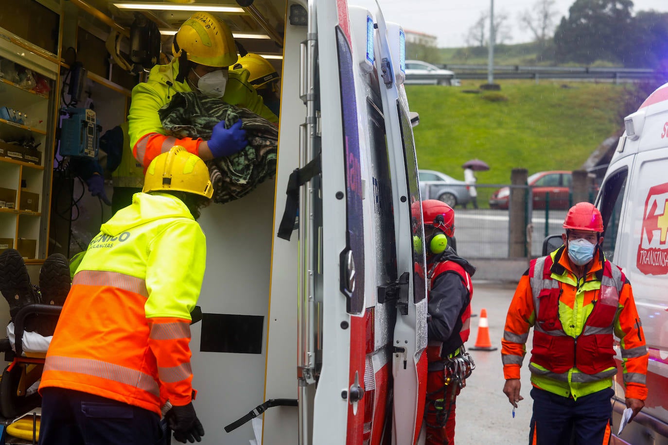 Fotos: Una hipotética fuga de amoniaco en Fertiberia