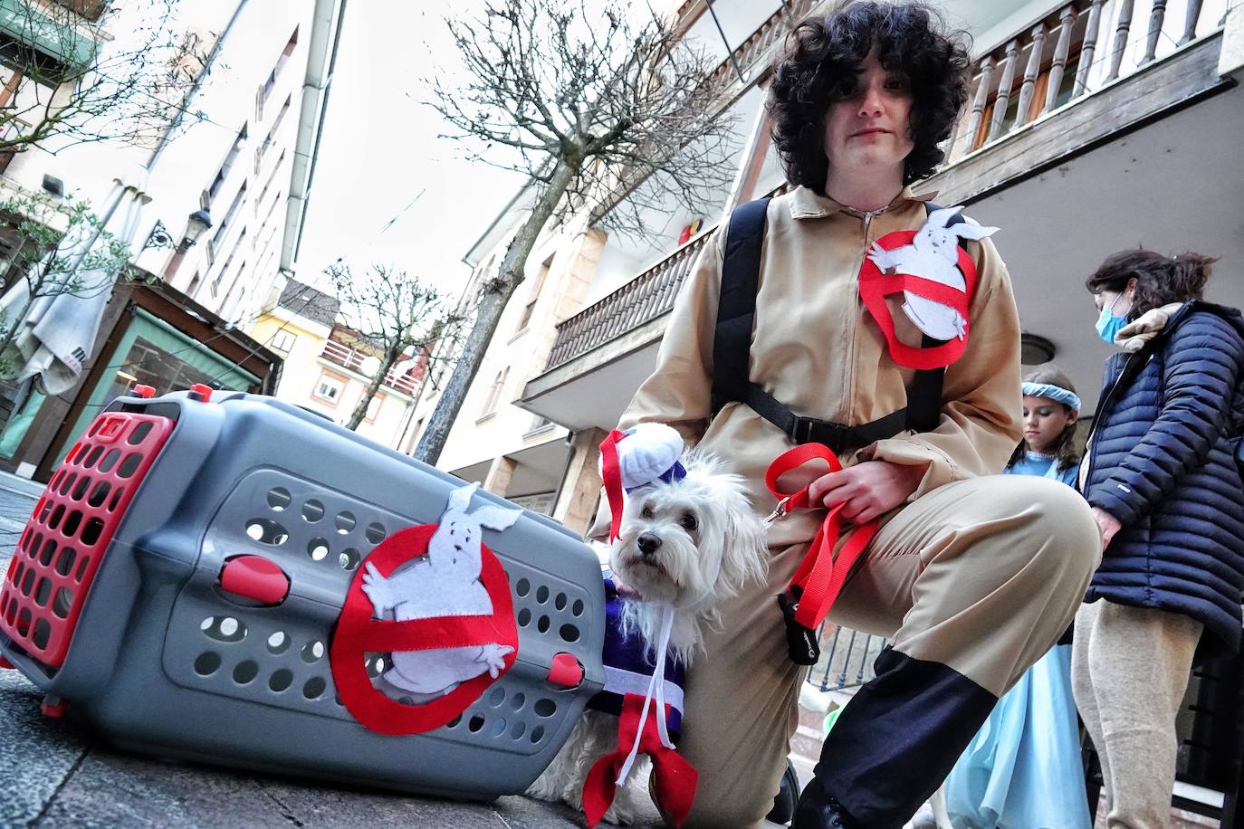 Fotos: Las mascotas de Cangas de Onís también se disfrazan