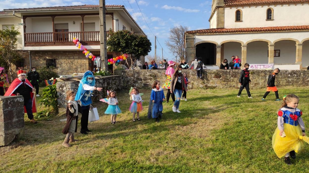 Animado carnaval en Argüero
