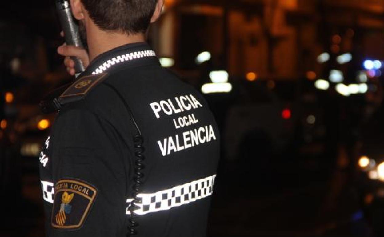 Un policía local es detenido en Valencia. 