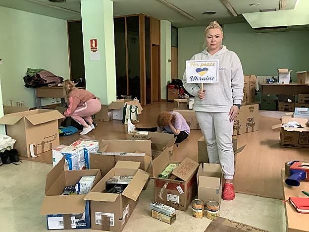 «Confío en volver pronto a mi casa, mientras tanto ayudo desde Avilés»